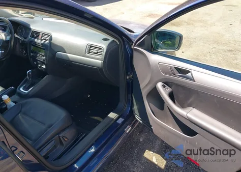 2013 Volkswagen Jetta 2.5L Se z USA, uszkodzony, nr VIN 3VWDP7AJ6DM369880